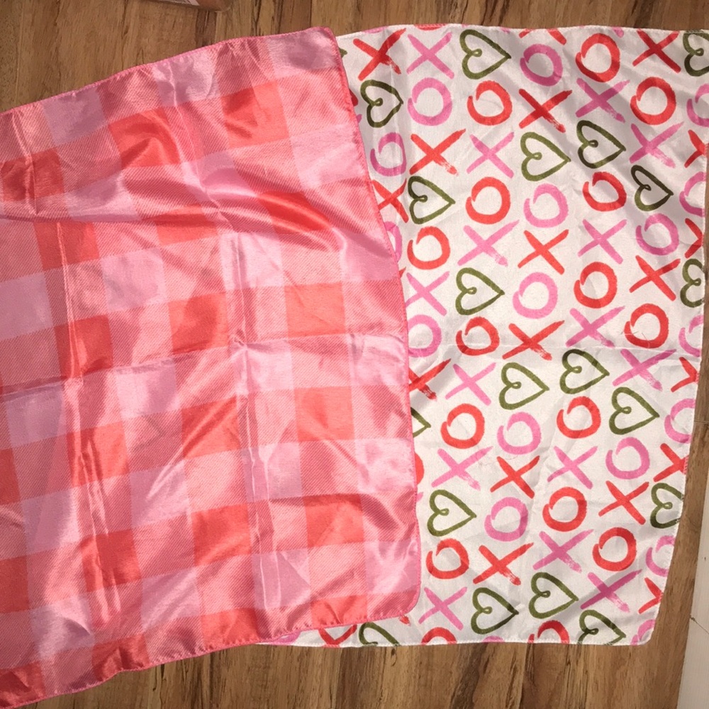 Source Unknown Pink & Coral Heart and X/O Print Scarf Set